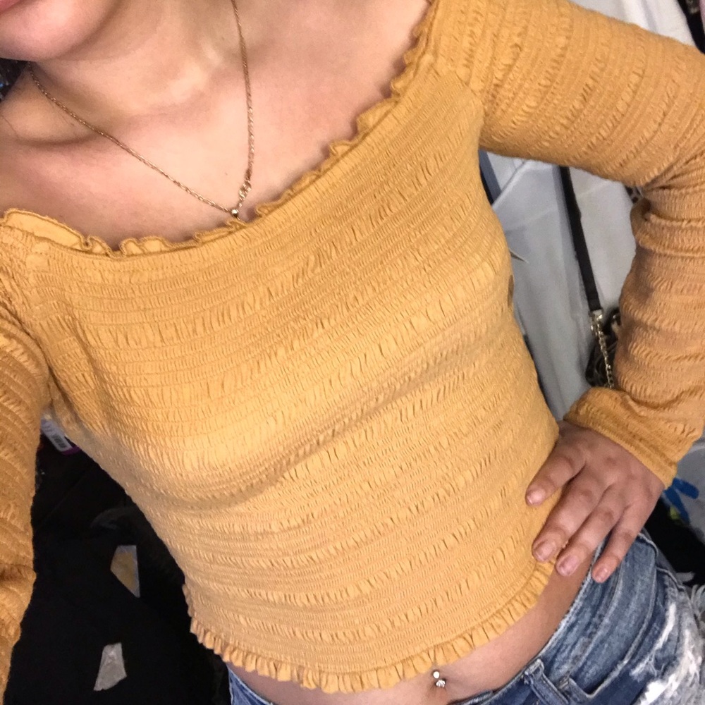 American eagle ruched long sleeve crop top